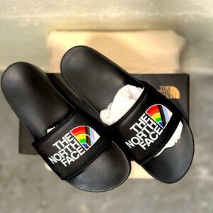Rainbow North face Slides
Men’s size 12
